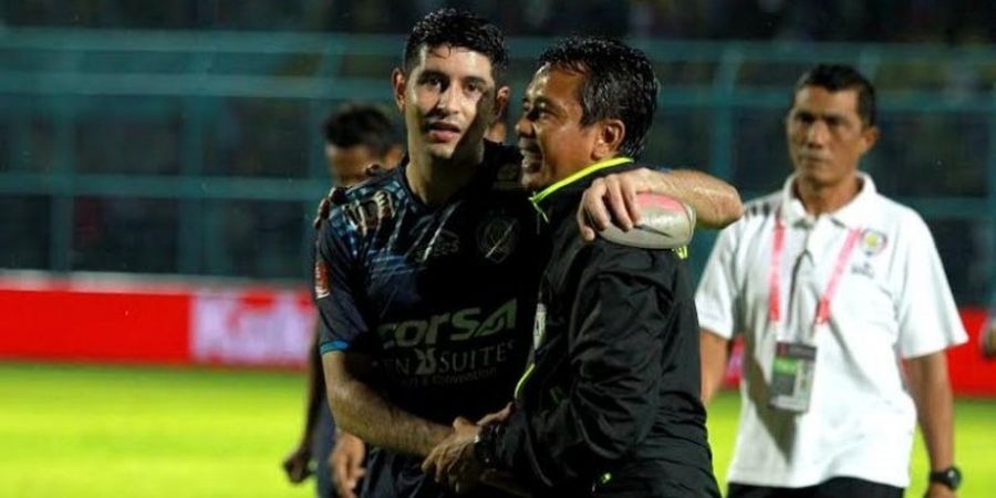 Resmi Didepak Arema FC, Esteban Vizcarra Larut dalam Balutan Kesedihan