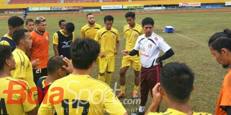 Muchlis Hadi Ning Belum Dijamin Turun Kontra Sriwijaya FC