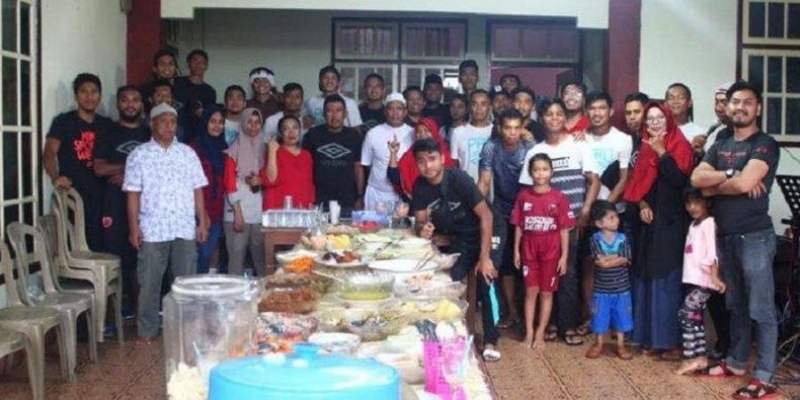 Datang ke Ternate, Skuat PSM Makassar Disambut Hidangan Papeda oleh Zulham Zamrun