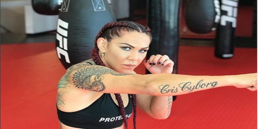 Senada dengan Conor McGregor, Cris Cyborg Ingin Jajal Berduel di Jepang