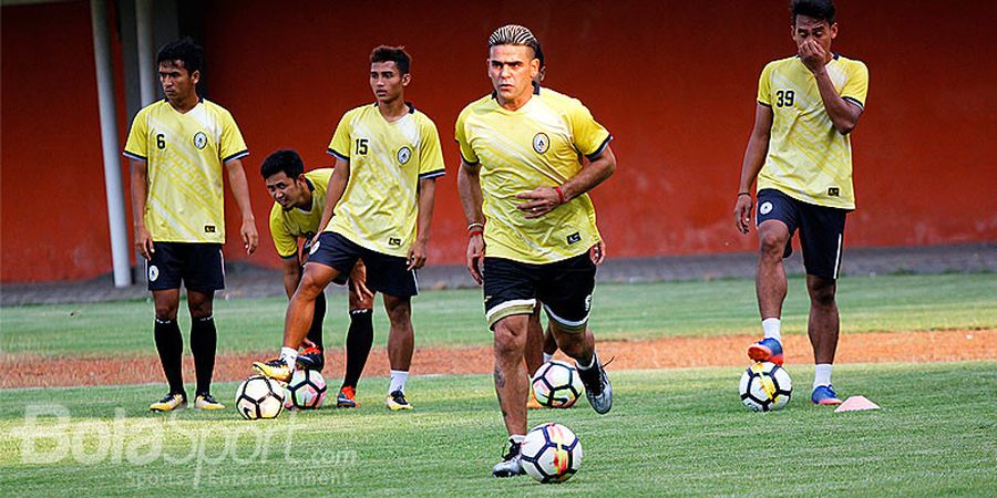 Cristian Gonzales Berpeluang Pecahkan Rekor Ismed Sofyan