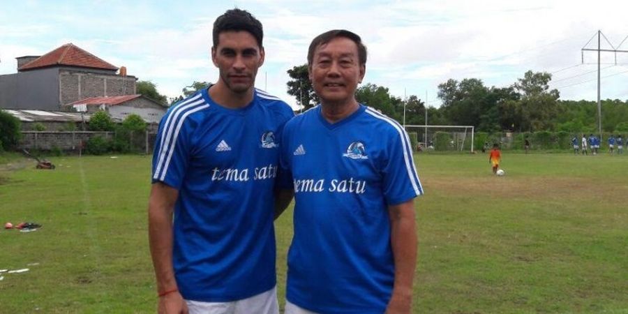 Eks Gelandang Asing Persija Main untuk Tim Sepak Bola Veteran di Bali