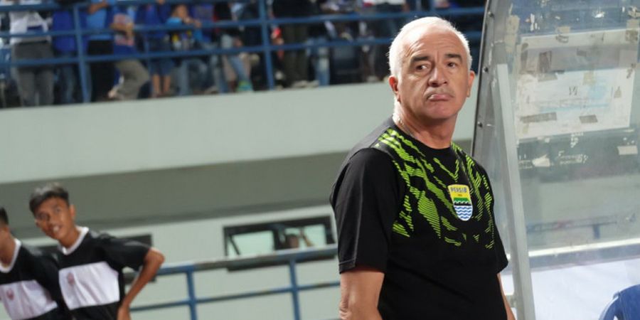 Arema FC Vs Persib - Mario Gomes Waspadai Tendangan Bola Mati Balsa Bozovic