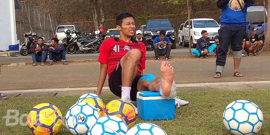 Cedera Paksa Dendi Santoso Menepi dari Latihan Arema FC
