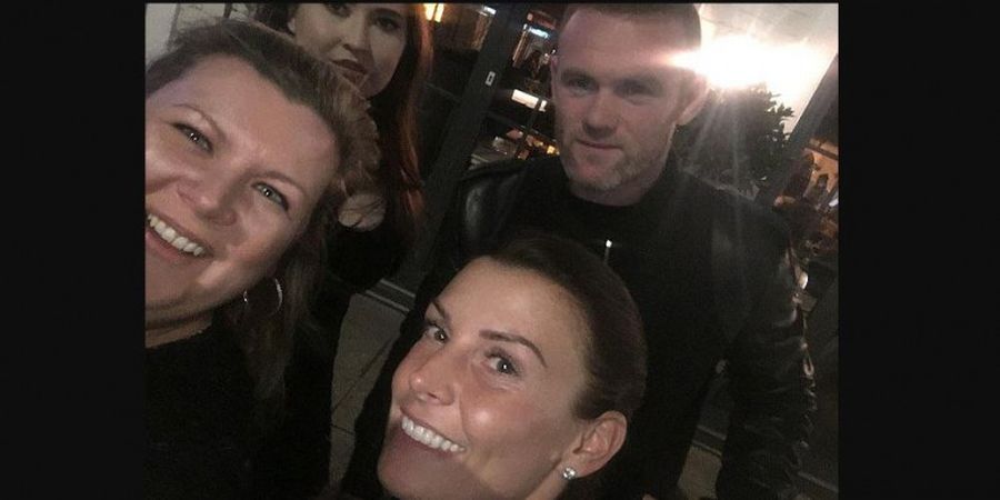 Setelah Skandal Perselingkuhan, Wayne Rooney Terlihat Mesra Bersama Sang Istri