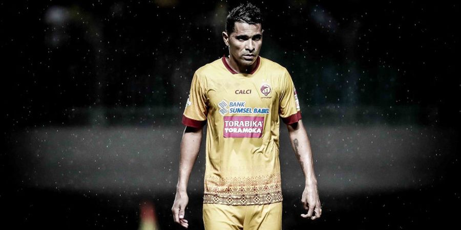 Reaksi Alberto Goncalves Saat Dikepung Suporter Sriwijaya FC