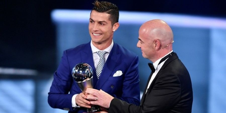 Ronaldo Raih Gelar Pemain Pria Terbaik FIFA 2016