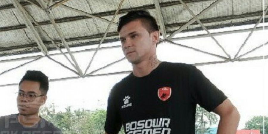 Pelatih PSM Makassar Sindir Persib Terkait Penyerang Baru