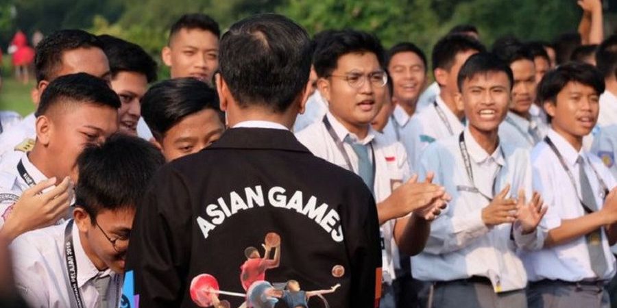 Jokowi Pakai Jaket Custom Berdesain Asian Games 2018. Keren Banget!