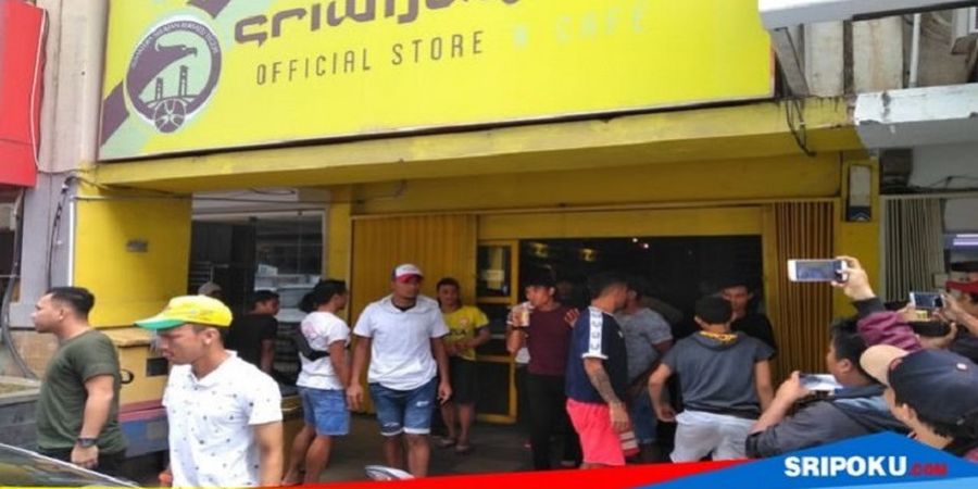 Gaji Kembali Macet, Pemain dan Ofisial Sriwijaya FC Datangi Kantor Manajemen Tim