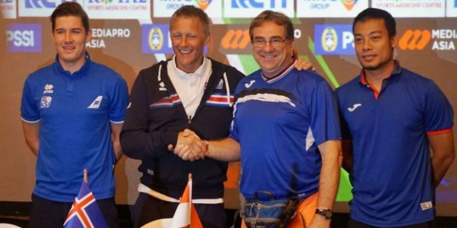 Indonesia Selection Vs Islandia - Hamka Hamzah: Hanya Orang Tak Tahu Sepak Bola yang Bilang Kami Bodoh