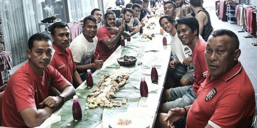 Tingkatkan Kebersamaan, Seluruh Elemen Bali United Makan Bersama dalam Satu Wadah