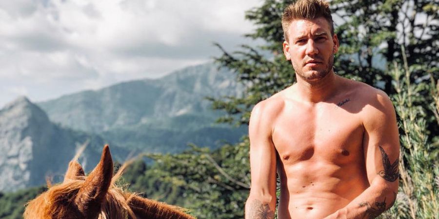 Waduh! Nicklas Bendtner Pamer Roti Sobek, Bukannya Panen Pujian Malah Panen Cacian