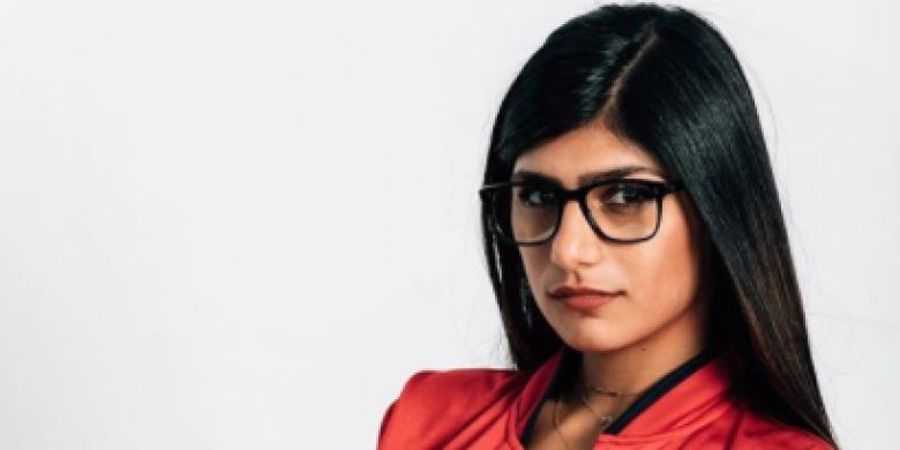 Mia Khalifa Akan Jalani Operasi Payudara Setelah Implan Dada Pecah Terkena Bola Hoki Es