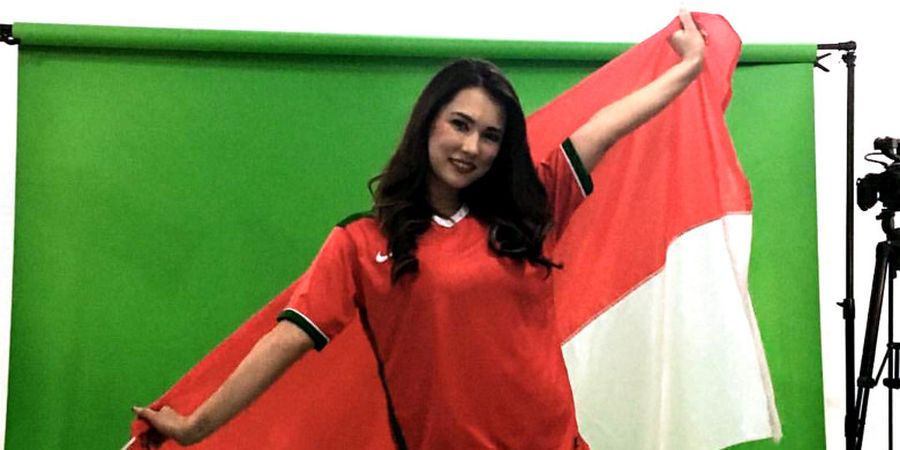 VIDEO - Cantiknya Maria Ozawa Beraksi dengan Jersey Timnas Indonesia