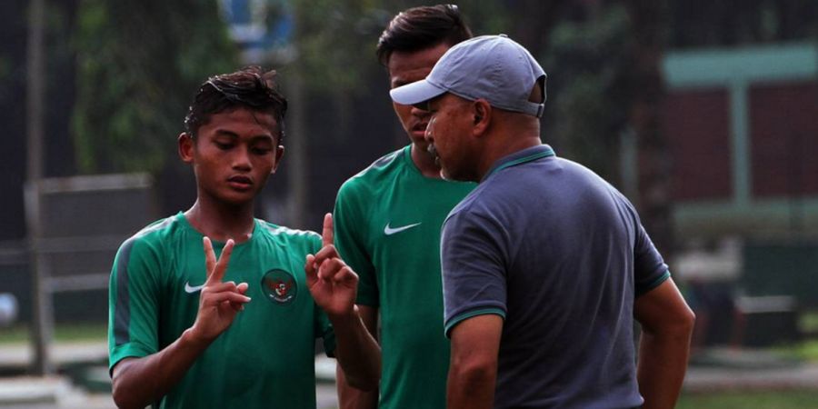 Fakhri Husaini Ajak Istri dan Anak untuk Berlebaran bersama Timnas U-16 di Mes