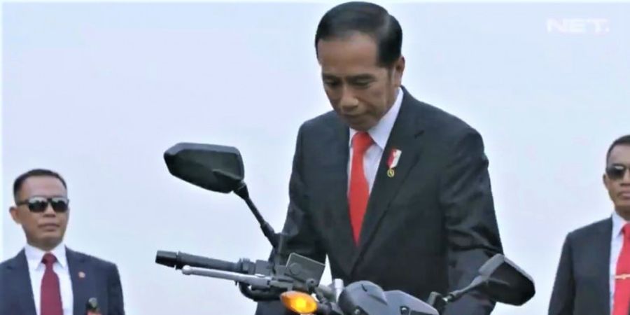 Disandingkan dengan 2 Artis K-Pop, Presiden Jokowi Ternyata Tak Kalah Keren