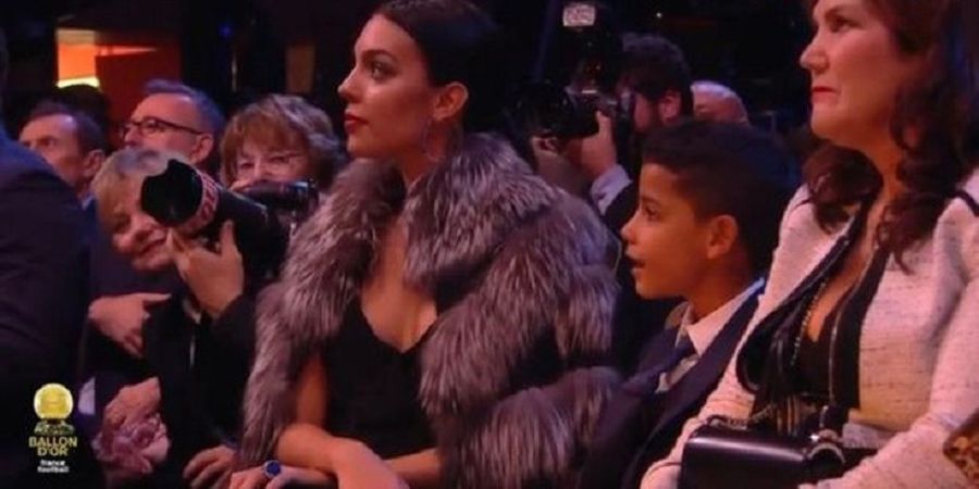 Georgina Rodriguez Ungkapkan Perasaan Ini pada MUA dan Penata Gayanya Kala Menghadiri Ballon d'Or 2017