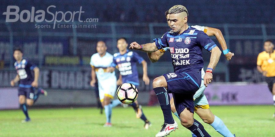 Cristian Gonzales Alih Profesi Selama Jeda Kompetisi Liga 1