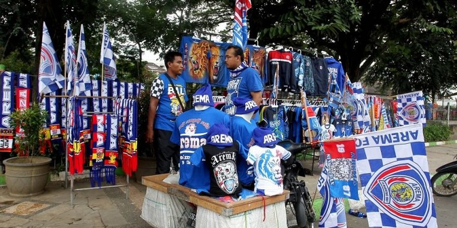 Penjual Atribut Ikut Rasakan Kemenangan Arema