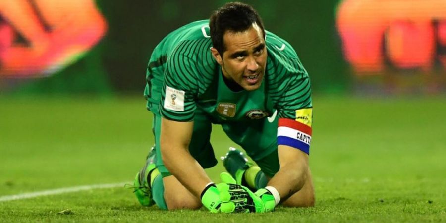 Claudio Bravo Dikeluarkan dari Grup Whatsapp Timnas Chile karena Sang Istri Mengunggah Hal Ini