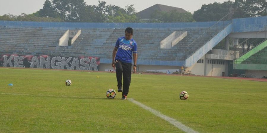 Pelatih Persis Solo Sukses Bikin Mantan Patah Hati Lagi