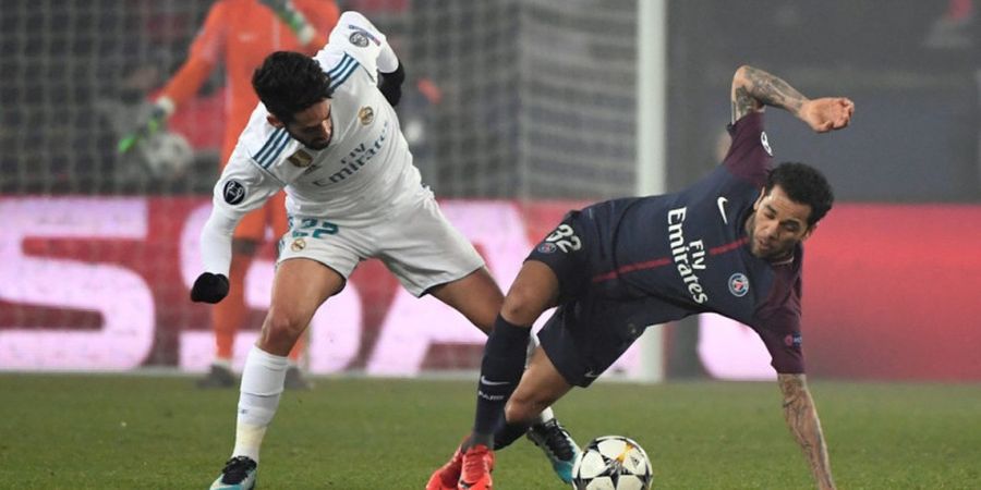 VIDEO - Dani Alves Dikelabui Pemain Muda Real Madrid