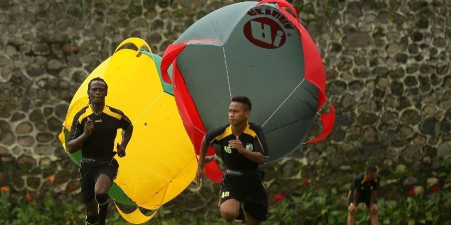 Ini Dia Bintang Muda Penerus Jejak Boaz Solossa 