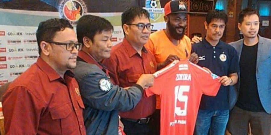 Didier Zokora Kena Kartu Kuning, Semen Padang Kalahkan Persipura