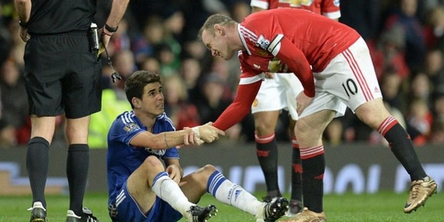 Rooney Meminta Maaf Setelah Hampir Patahkan Kaki Oscar