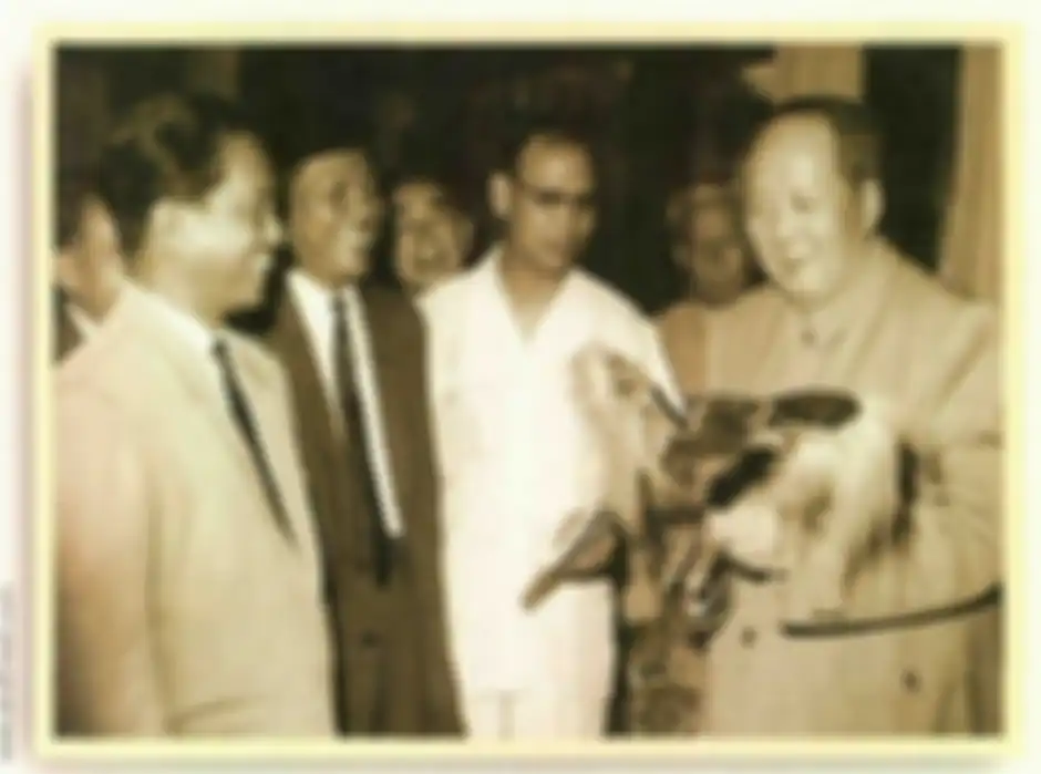 DN Aidit, lahir dengan nama Achmad Aidit, punya alasan sendiri mengubah namanya menjadi Dipa Nusantara. Tak ingin melibatkan keluarganya dalam dinamika politik saat itu.