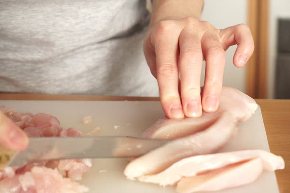 4 Pantangan Saat Mengolah Ayam Mentah Agar Gizinya Tak Berkurang