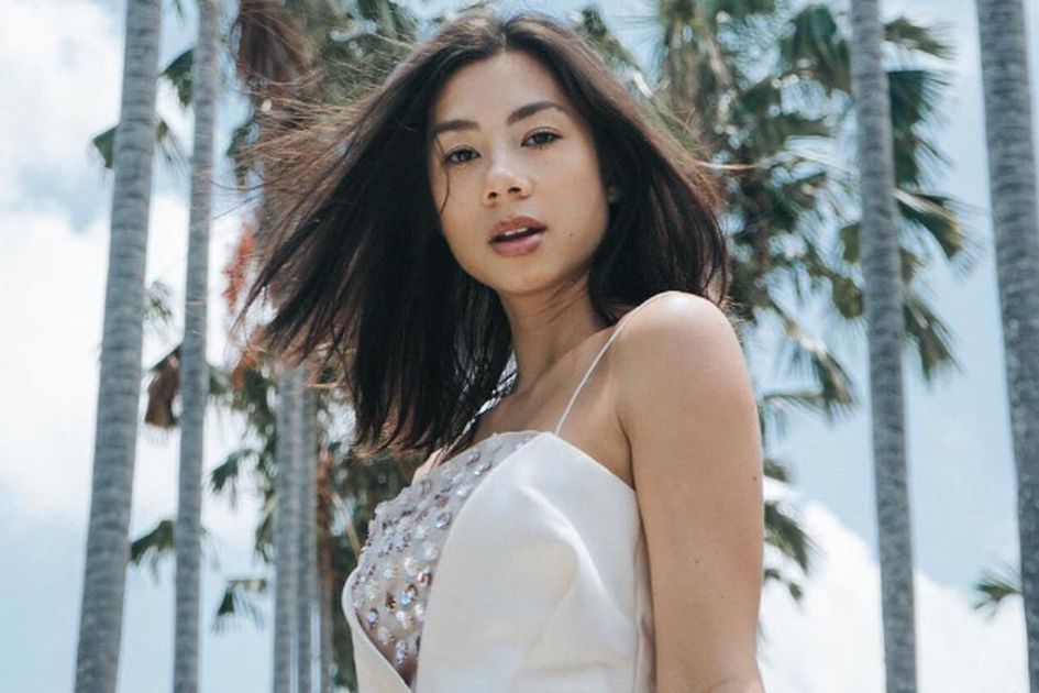 Contek Yuk Gaya Tabrak Motif Jennifer Bachdim Biar Gayamu Makin Stylish