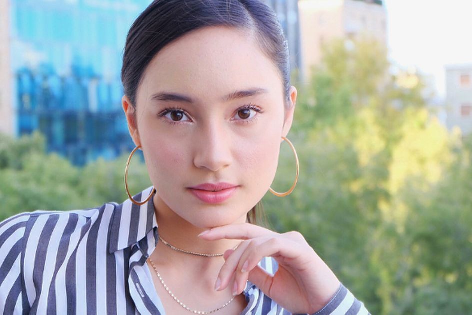 Raih Pemeran Utama Wanita Terfavorit - Saphira Makeup Raih Pemeran Utama Wanita Terfavorit - Saphira Makeup