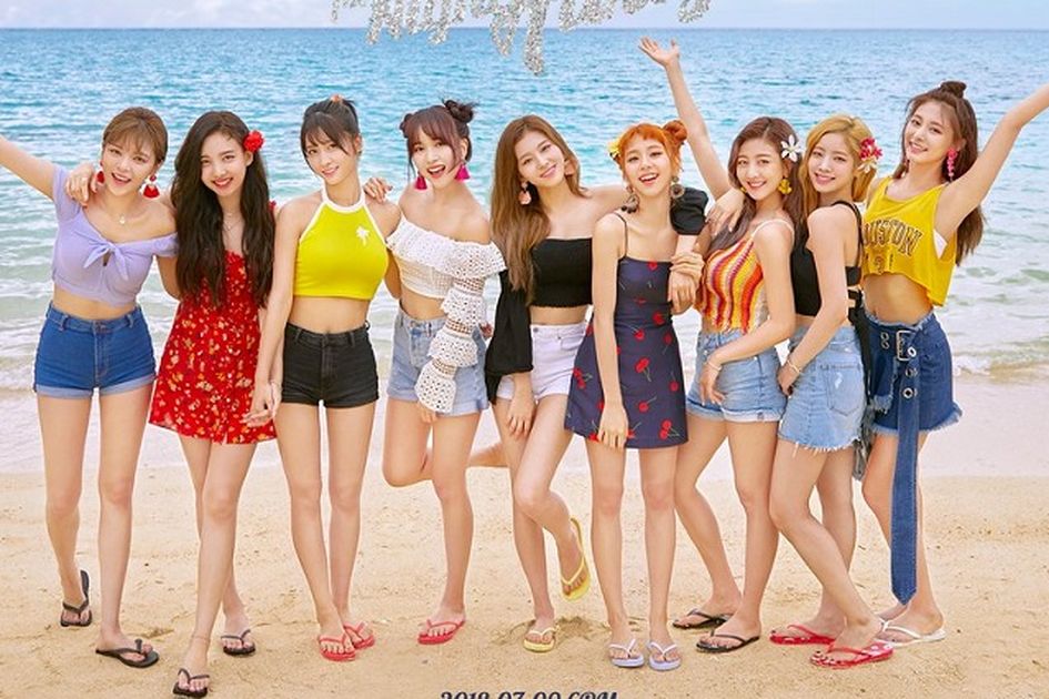 Outfit Twice Di Dance The Night Away Bisa Jadi Inspirasi Ootd Liburanmu Intip Yuk