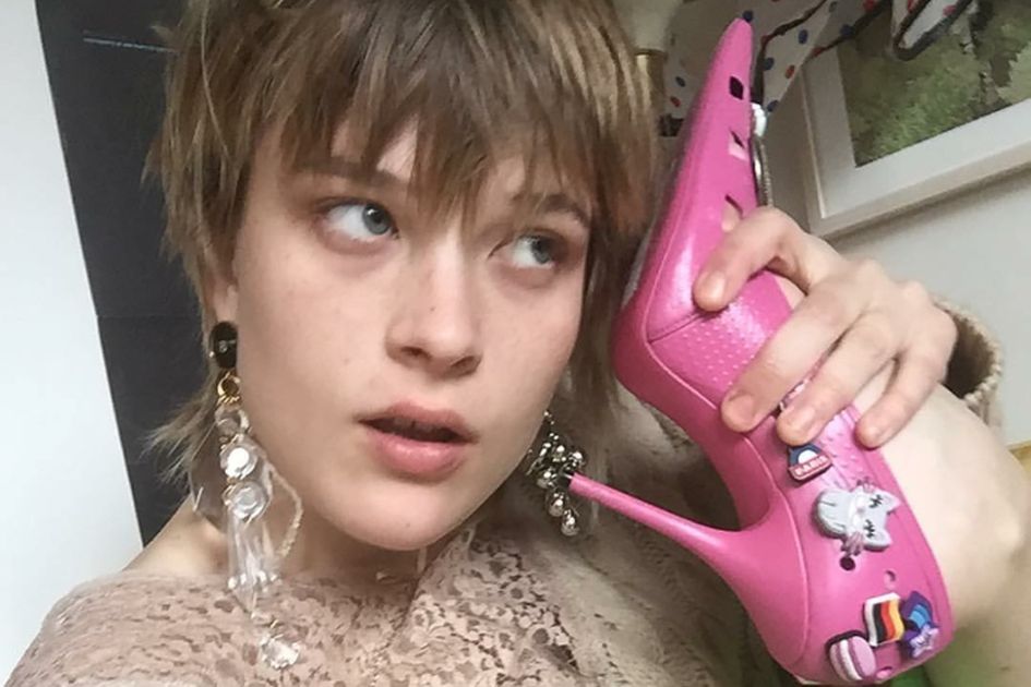 balenciaga pink crocs