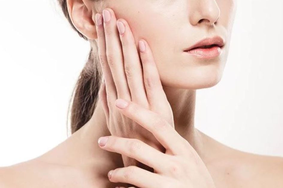 4 Tips Makeup Untuk Kulit Wajah Sensitif Yang Cenderung Berjerawat