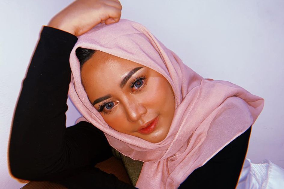 Tampil Modis Ala Gaya Fashion Hijab Rachel Vennya Yang Serba Hitam Grid Id Tampil Modis Ala Gaya Fashion Hijab Rachel Vennya Yang Serba Hitam Grid Id