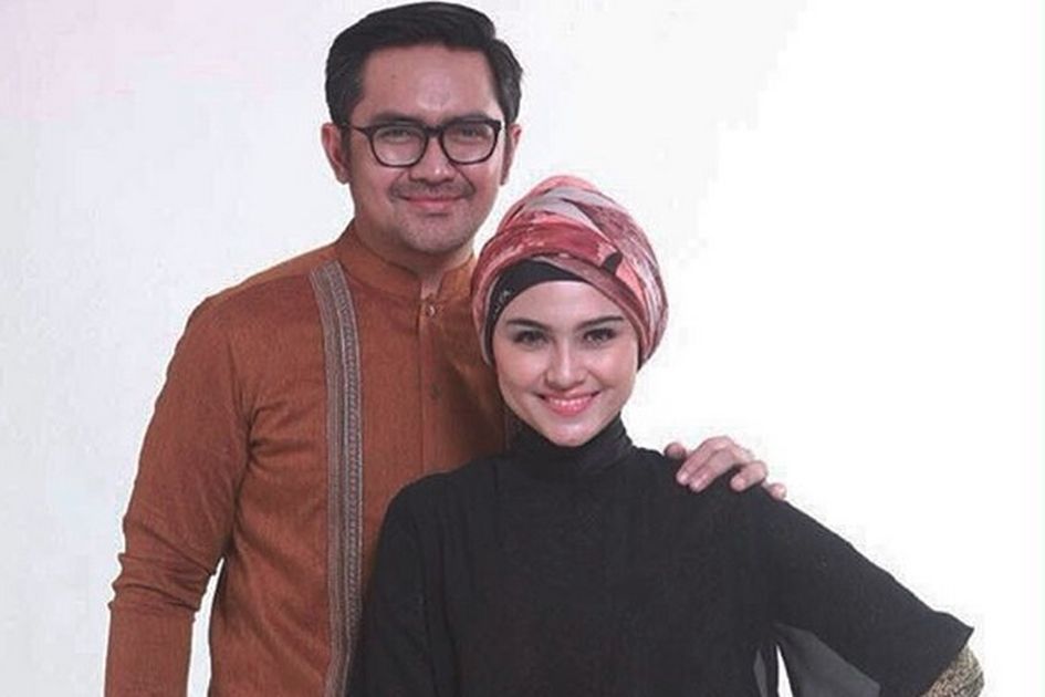 Ucapan Manis Zee Zee Shahab Untuk Sang Suami Di Anniversary Pernikahan Yang Ke 7 Tahun Ucapan Manis Zee Zee Shahab Untuk Sang Suami Di Anniversary Pernikahan Yang Ke 7 Tahun