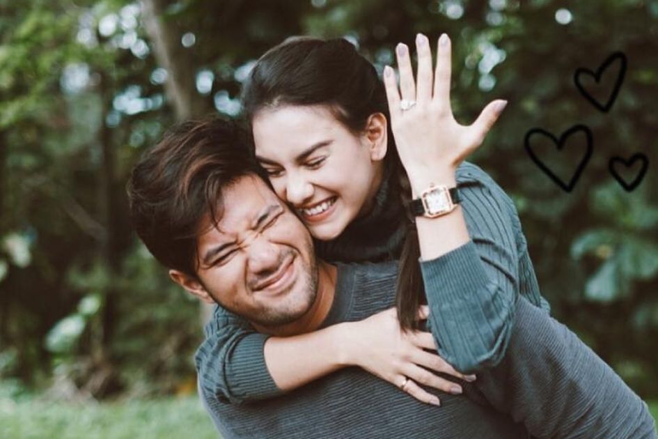 Kenakan Pakaian Serba Putih Intip Foto Prewedding Ammar Zoni Dan Irish Bella Yang Terinspirasi Dari Kawah Putih Kenakan Pakaian Serba Putih Intip Foto Prewedding Ammar Zoni Dan Irish Bella Yang Terinspirasi Dari Kawah Putih