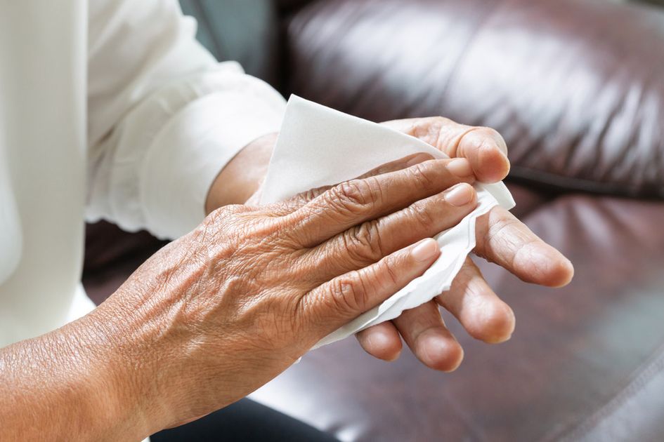 Benarkah Telapak Tangan Berkeringat Jadi Tanda Penyakit Mematikan