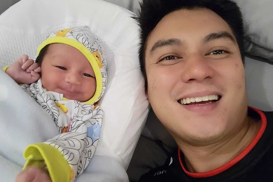 Baim Wong Pamer Gaya Kembar Bareng Sang Putra Netizen Malah Sebut Kiano Tiger Wong Duplikat Paula