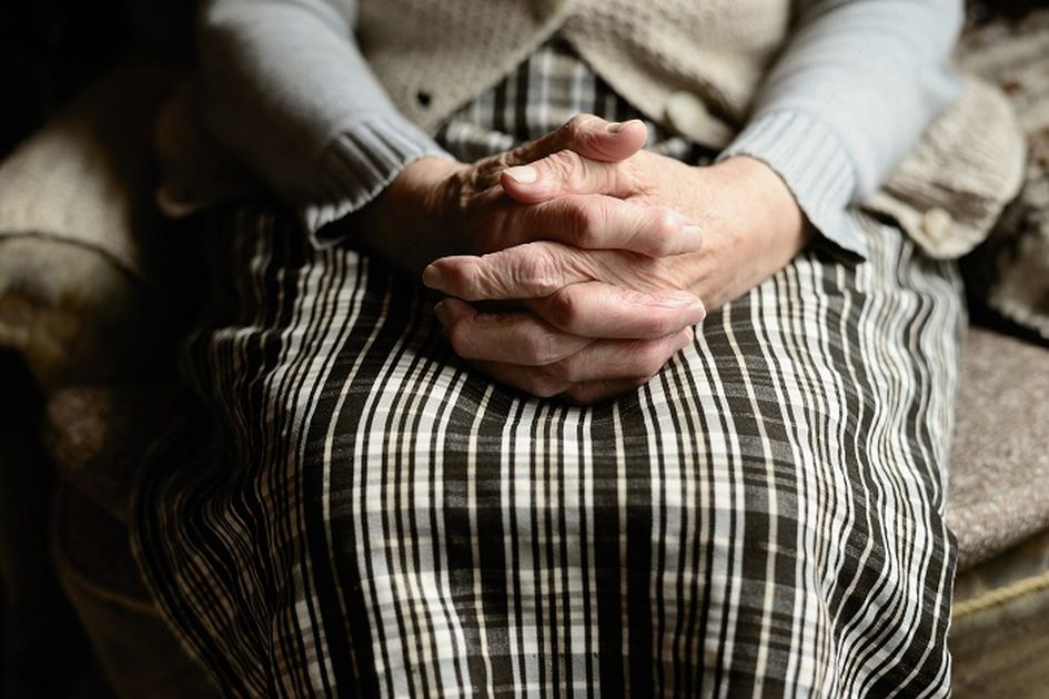 20 bocoran Arti mimpi ketemu nenek yang sudah meninggal dan pasti cuan   dari 2009-2021 