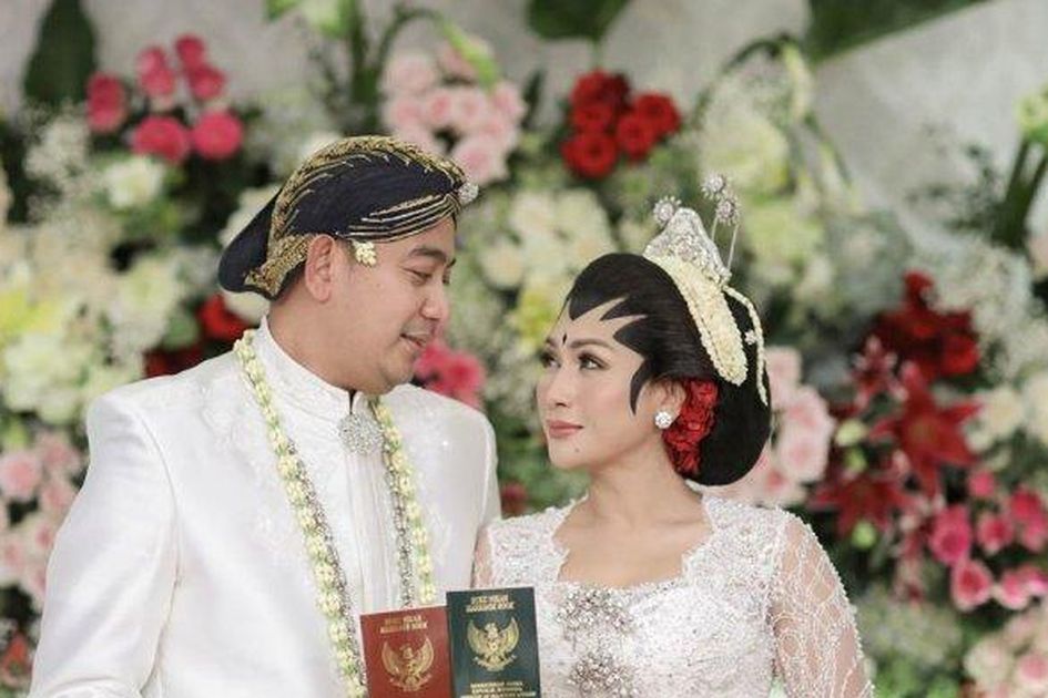 Tata Janeeta Lahirkan Anak Laki Laki Secara Caesar Ini Arti Nama Putranya Dari Raden Brotoseno