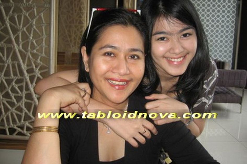 Putri Kesayangannya Lepas Jilbab Hingga Bikin Syok Ibunda Sherrin Tharia Punya Jabatan Mentereng Biasa Bertemu Tokoh Tokoh Tanah Air