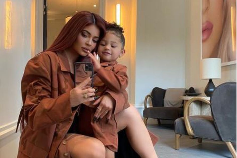 Uniknya Arti Nama Stormi Anak Kylie Jenner Yang Sudah Bergelimangan Harta Sejak Kecil Diprediksi Bakal Warisi Miliaran Harta Sang Ibunda