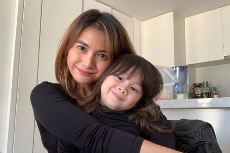 Berita Warna Kutek Terbaru Hari Ini - Grid.ID