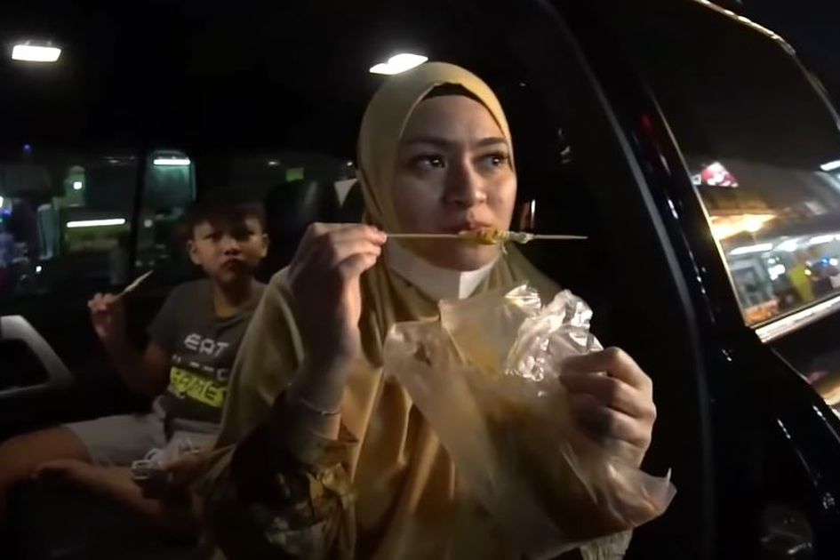 Semenjak <a href='https://tribunmedan.cfd/tag/nathalie-holscher' title='Nathalie Holscher'>Nathalie Holscher</a> hamil, istri <a href='https://tribunmedan.cfd/tag/sule' title='Sule'>Sule</a> itu semakin gemar jajan kaki lima 