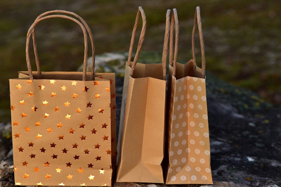 5 Langkah Mudah Membuat Paper Bag untuk Packaging Produk, Apa Saja? -  Parapuan