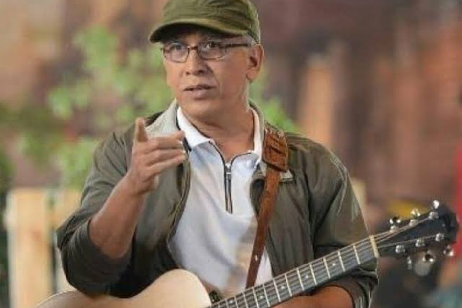 Chord Kunci Gitar dan Lirik Lagu Iwan Fals - Pesawat Tempurku: Penguasa